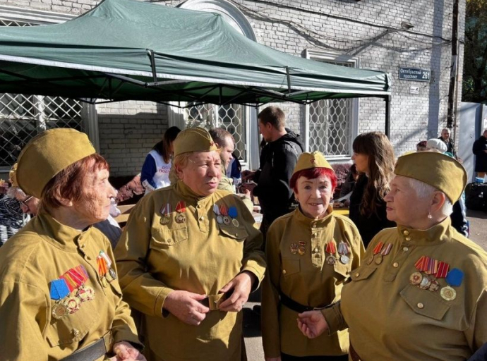 Люберецкие бабушки испекли для мобилизованных 100 пирогов