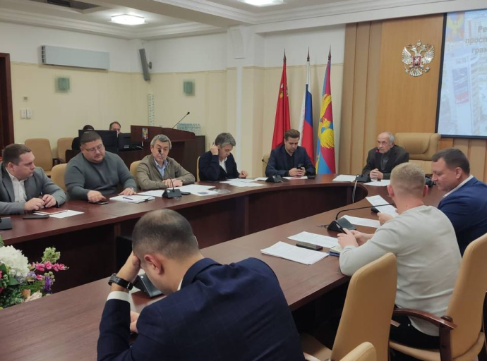 Кому бесплатно заменят окна в квартирах в рамках реконструкции Октябрьского проспекта?