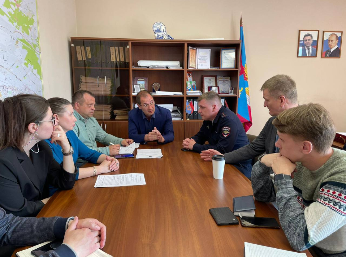 Депутаты и администрация рассмотрели жалобы по поводу дорожных знаков в Люберцах