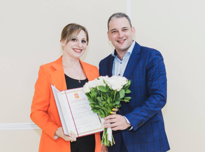 Жилищные сертификаты программы «Социальная ипотека» вручили четырем люберецким педагогам