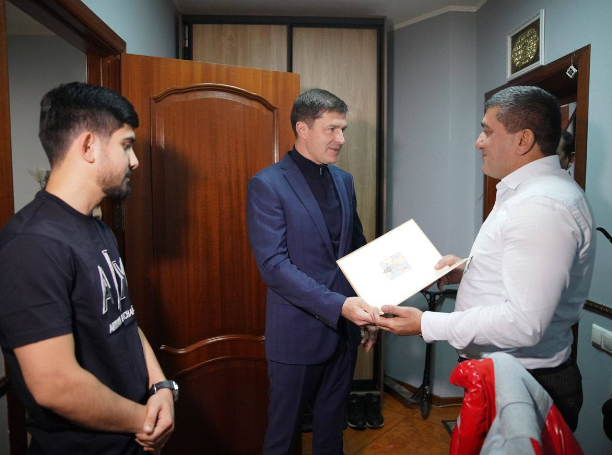 Люберчанину, задержавшему вчера преступника вручили сертификат на квартиру