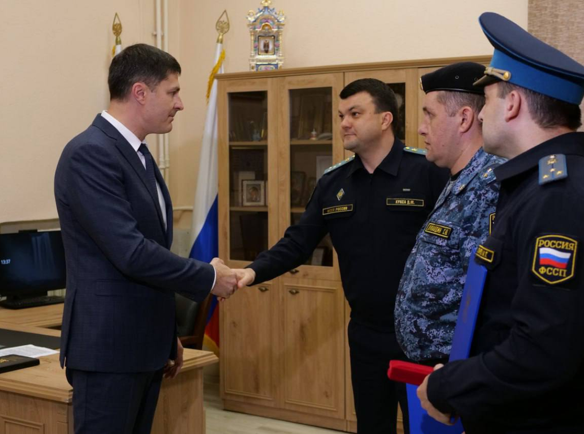 Судебным приставам вручили знаки отличия в Люберцах
