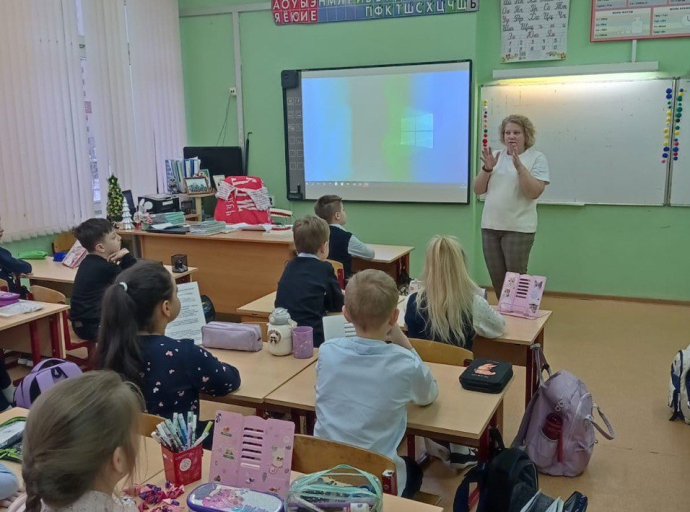 Путешествие за ослепительными улыбками провели люберецкие стоматологи в лицее № 15