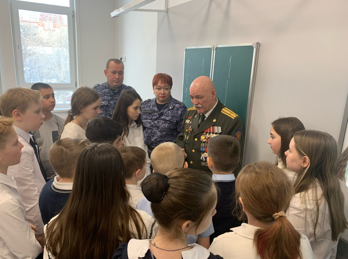 Ветеран группы «Альфа» провел для школьников урок мужества в Люберцах