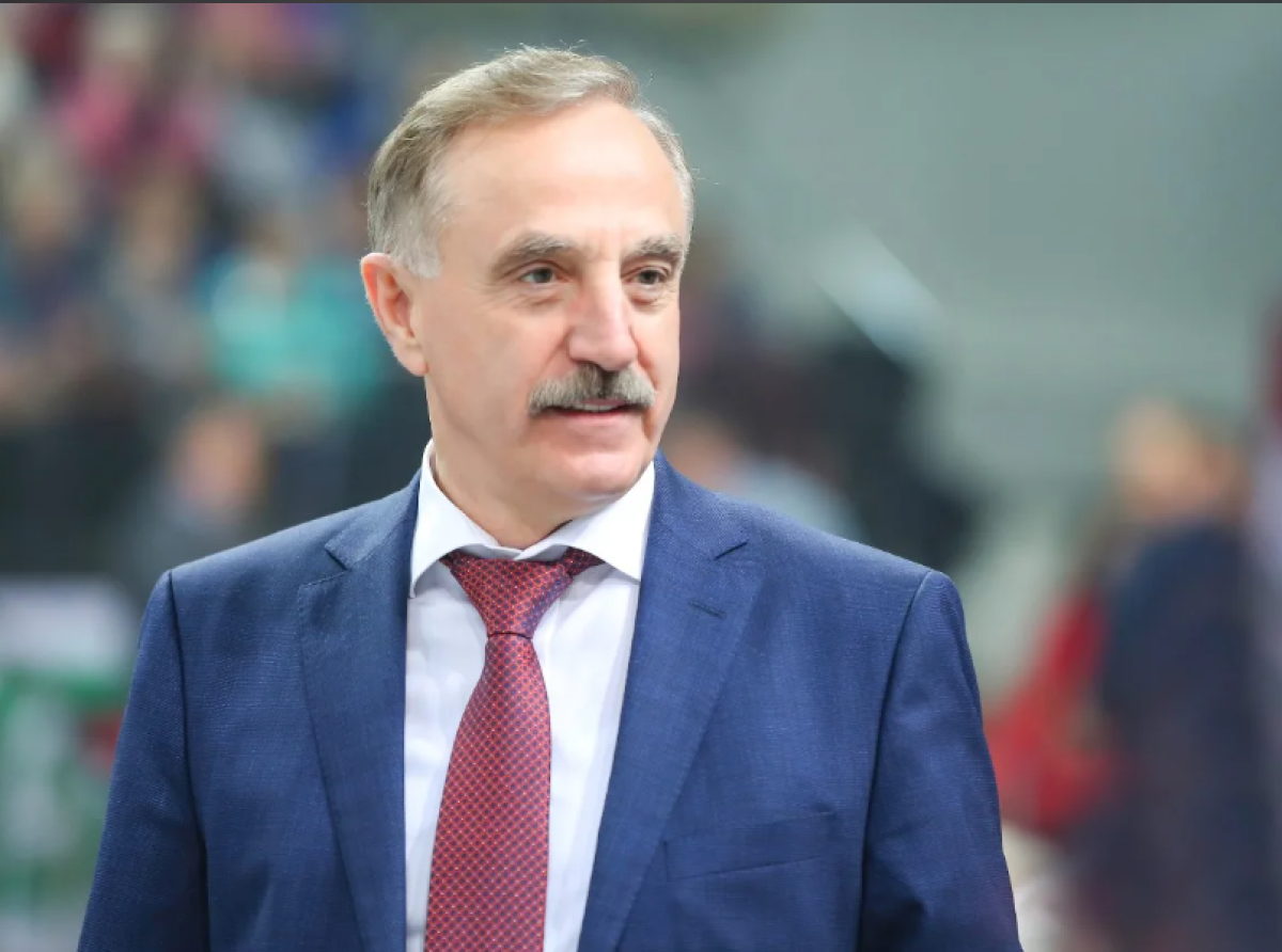 Председатель Совета депутатов Люберецкого округа Владимир Ружицкий поздравил женщин с праздником