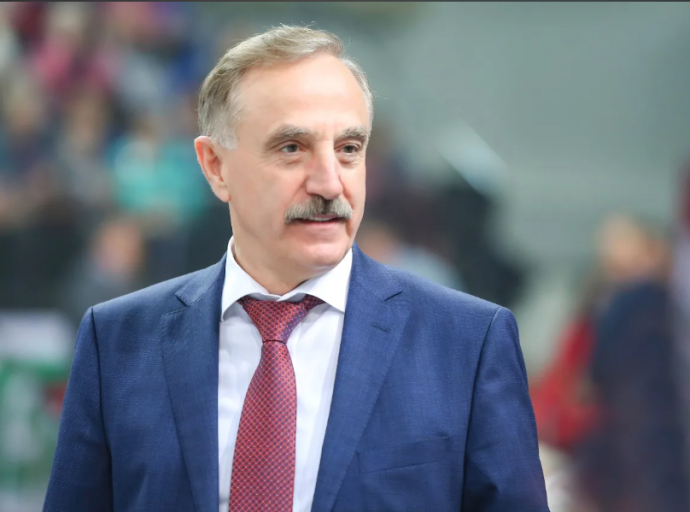 Председатель Совета депутатов Люберецкого округа Владимир Ружицкий поздравил женщин с праздником