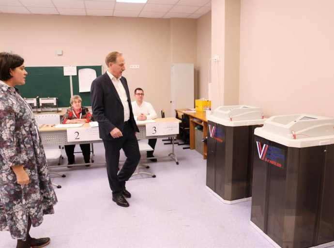 Депутаты Люберецкого округа проверили работу избирательных участков во второй день голосования
