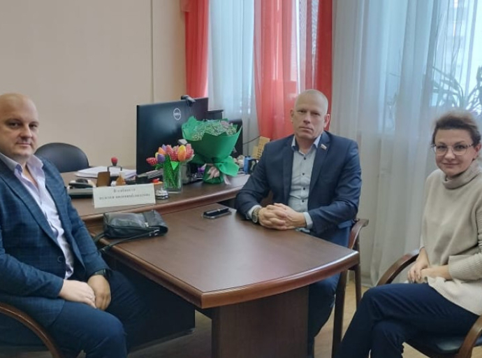  Депутат Сухов встретился с руководством школ Люберец