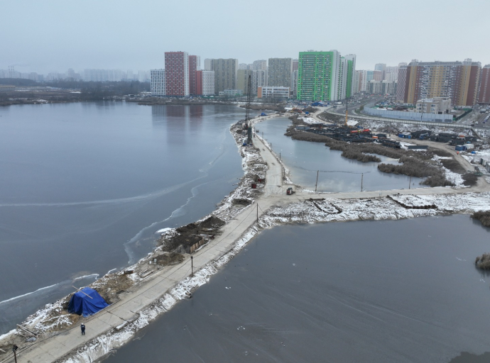 Продолжается строительство моста «Дружба» на озере Черное в Люберцах