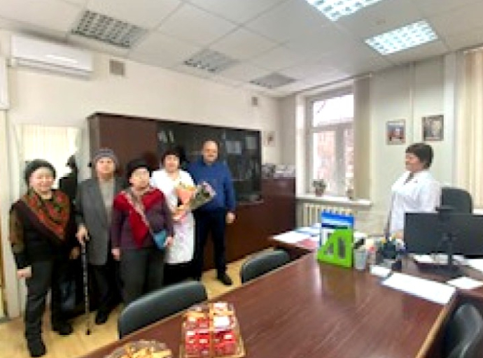 Депутат поздравил с юбилеем медсестру из Люберец