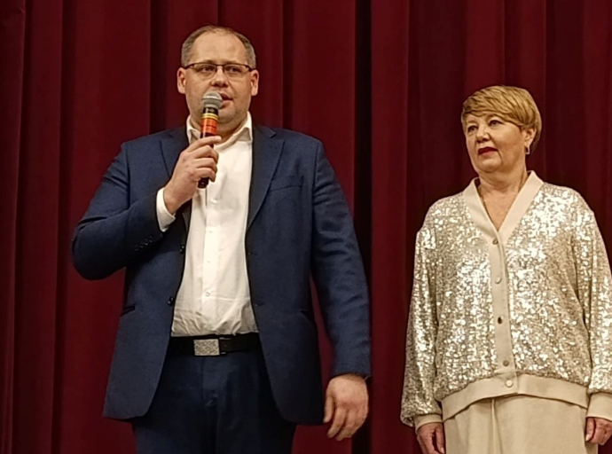 Новогодний подарок любителям театра из Люберец сделал депутат Роман Антоненков  