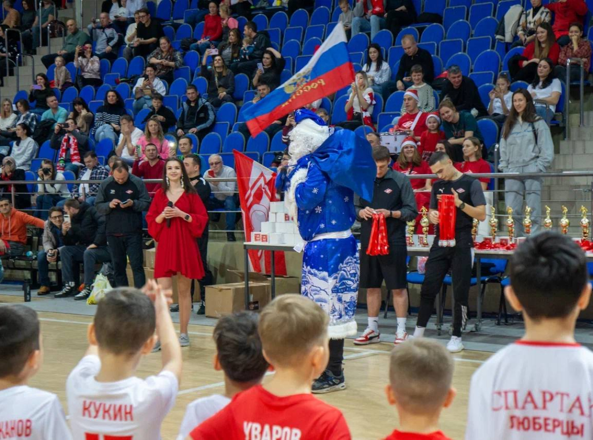Традиционный фестиваль "Красно-белый Новый Год" провели в Люберцах