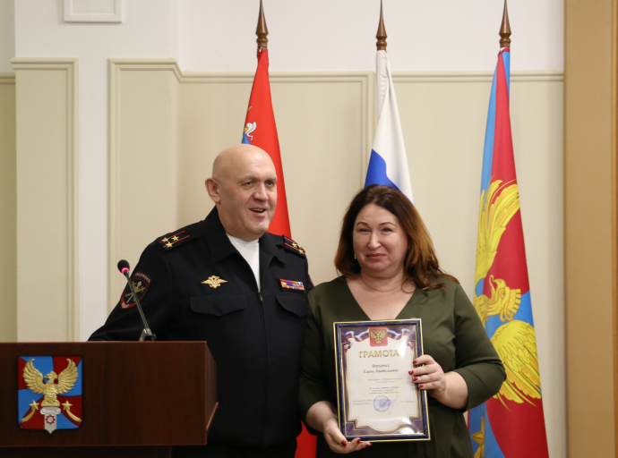 Руководителю женсовета Люберец Елене Верховых вручена грамота от полиции