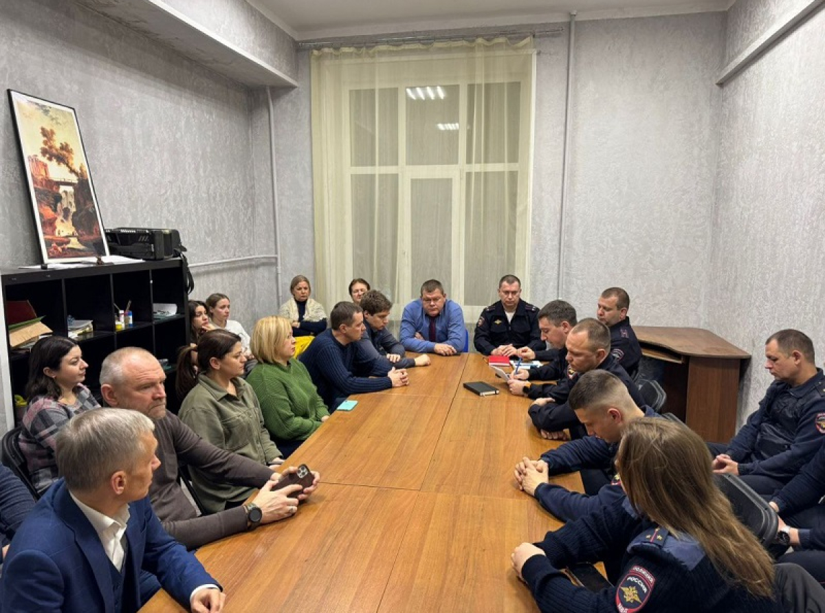 Участковые МУ МВД России «Люберецкое» провели отчеты перед населением