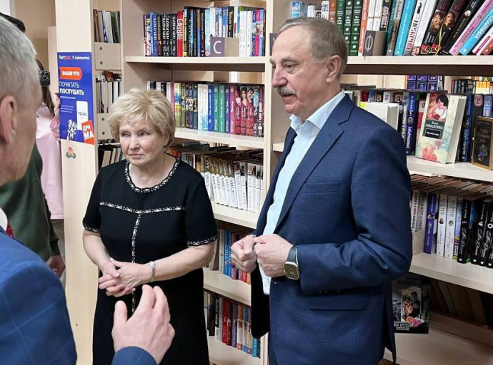 Депутаты в Люберцах посетили библиотеку во Всемирный день поэзии