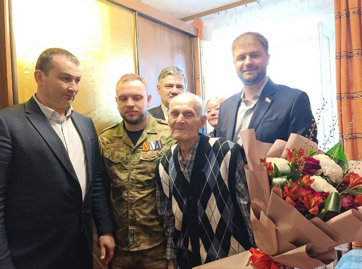 Депутаты Люберец, выполняя поручение Президента, присвоили звания почетного гражданина 21 фронтовику