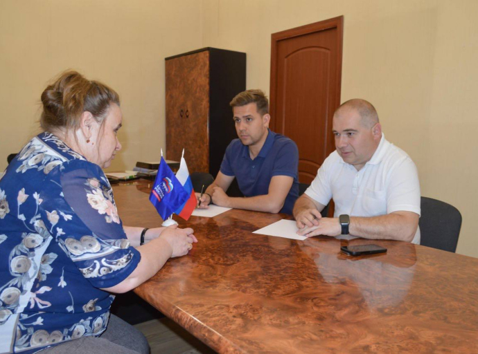 Председатель Совета депутатов Петр Ульянов провел прием жителей в поселке Томилино