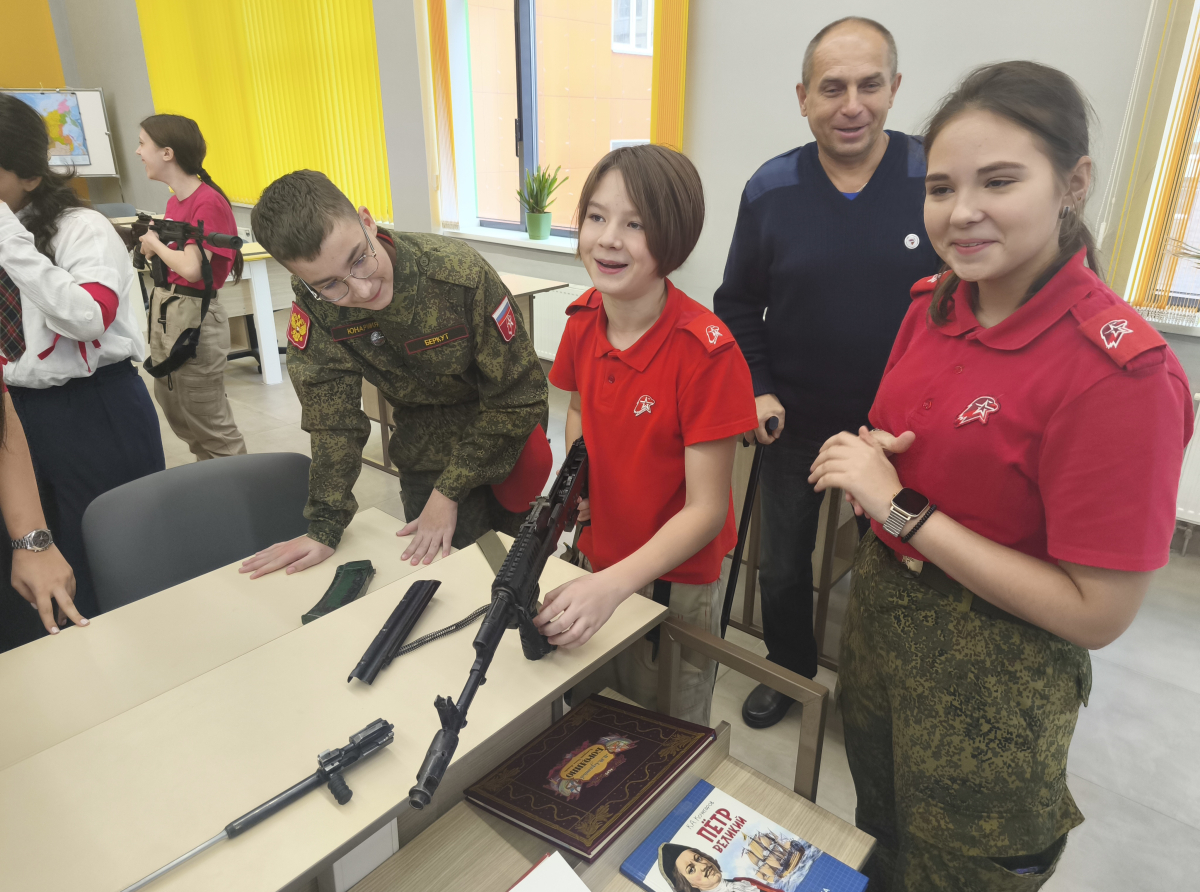 Ветеран СВО провёл урок мужества для школьников в Люберцах
