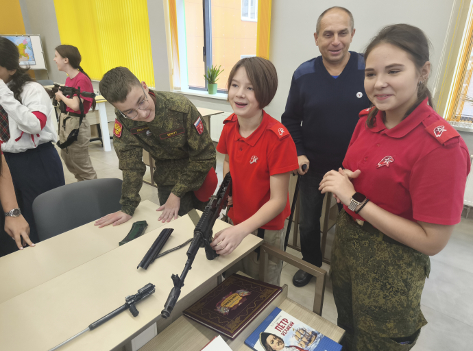 Ветеран СВО провёл урок мужества для школьников в Люберцах