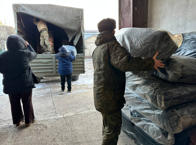 Гуманитарный груз и новогодние подарки отправили из Люберец в зону проведения СВО