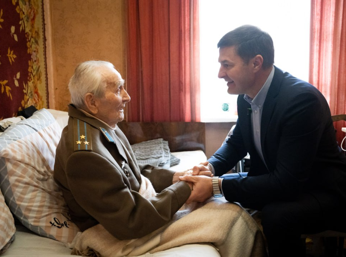 Ветерана войны Владилена Иванюшенко поздравили со 100-летием
