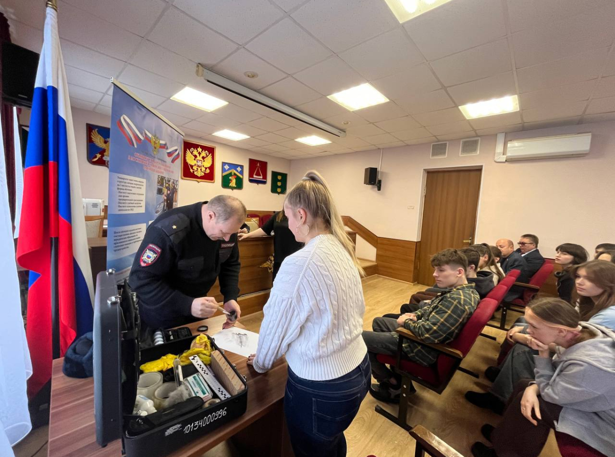  «Студенческий десант» медтехникума высадился в люберецкой полиции