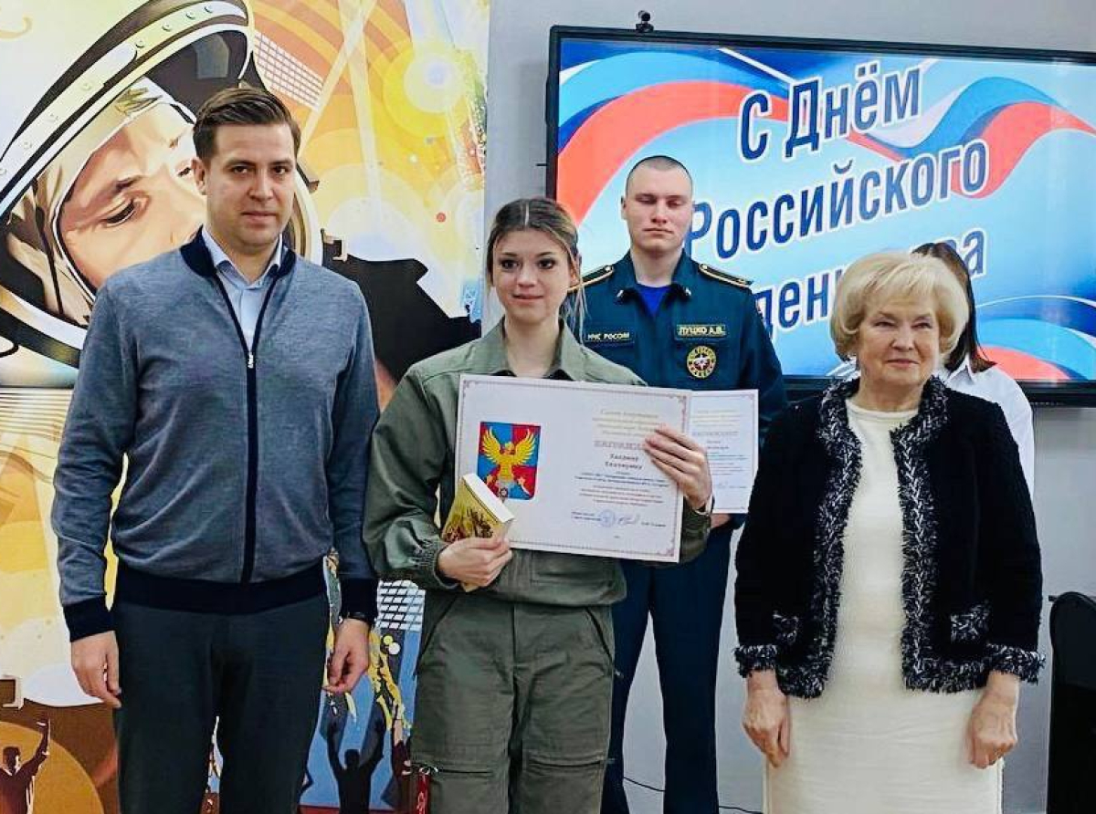 Пётр Ульянов и Лидия Антонова поздравили студентов с наступающим праздником