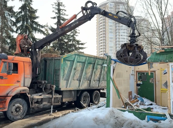 Более 30 объектов незаконной торговли снесли в Люберцах с начала года