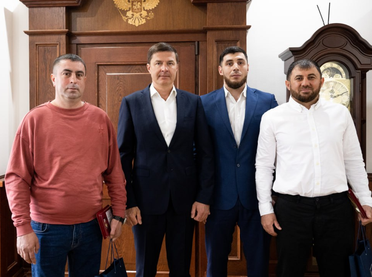 Глава Люберецкого округа вручил награды жителям, спасшим двухлетнего ребёнка