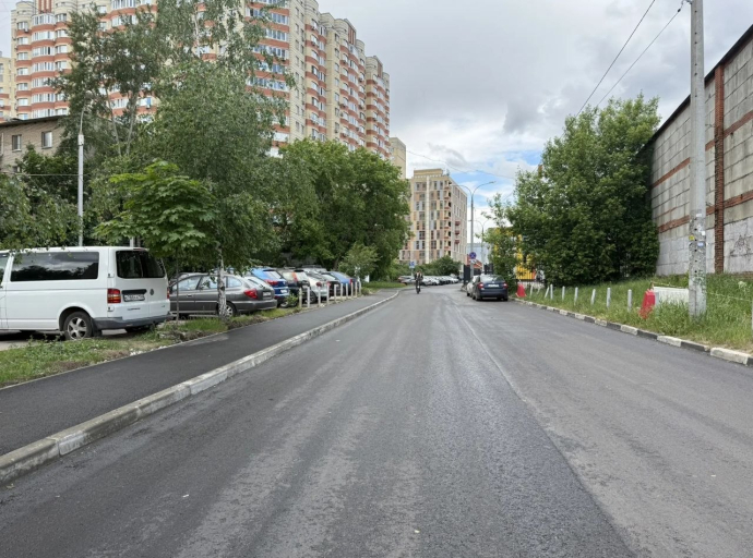 На 1-м Лермонтовском проезде в Люберцах завершили укладку нового асфальта