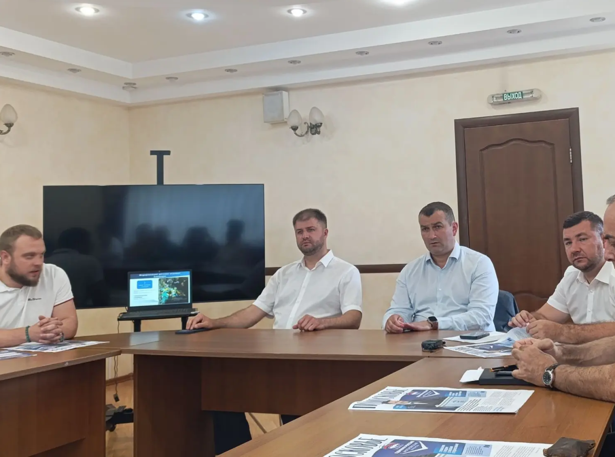 Павел Максимкин отчитался перед жителями Люберецкого округа и ответил на вопросы