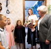 Многодетная семья Люберец получила подарочный набор ко Дню знаний