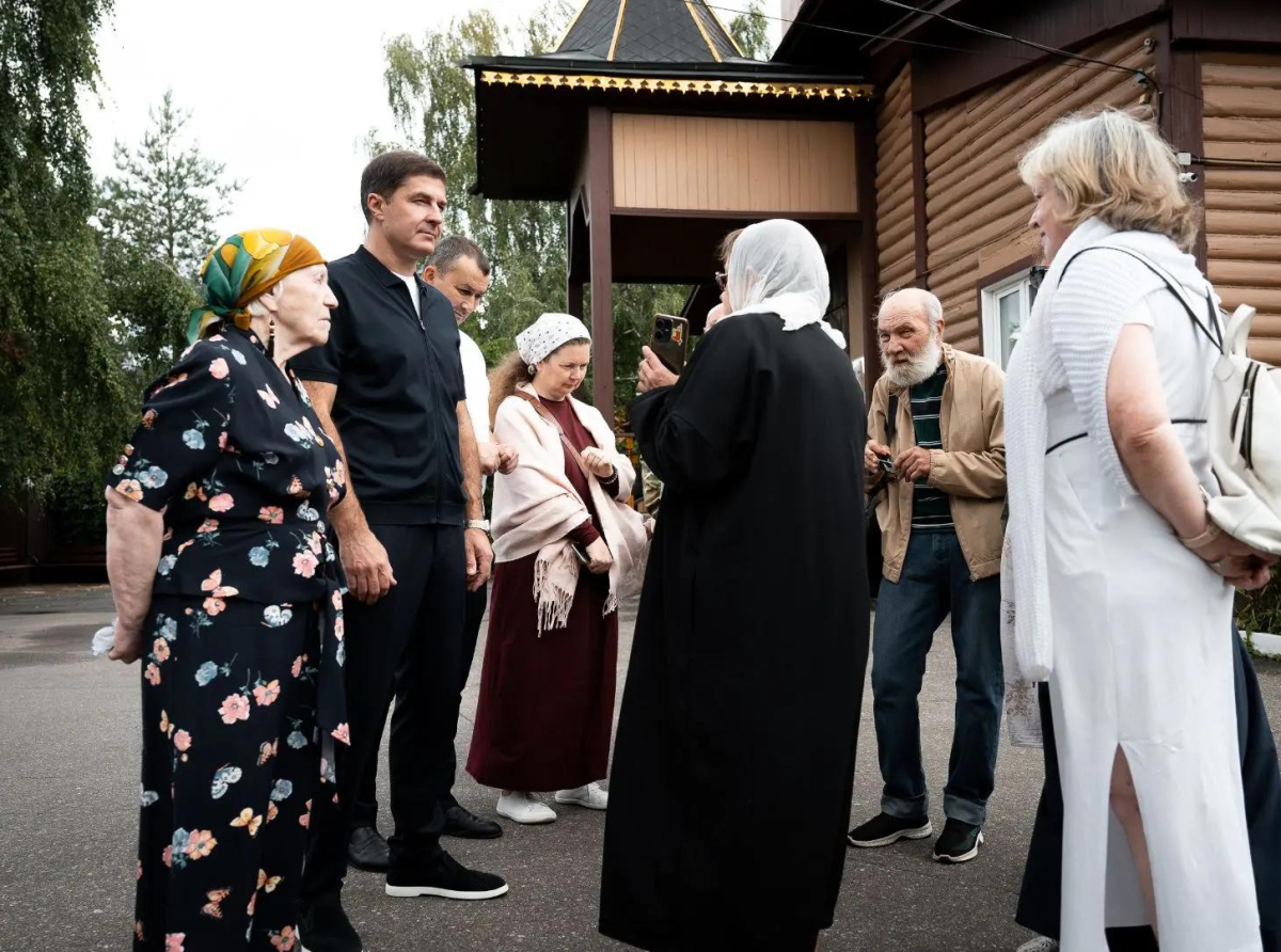 1900 маскировочных сетей изготовили волонтеры поселка Люберец с начала СВО